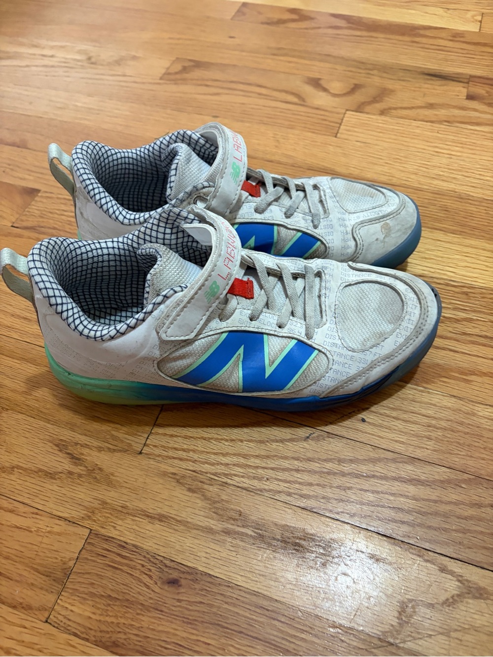 Kids New Balance baseball turf cleats white and Blue Athletic Sneakers